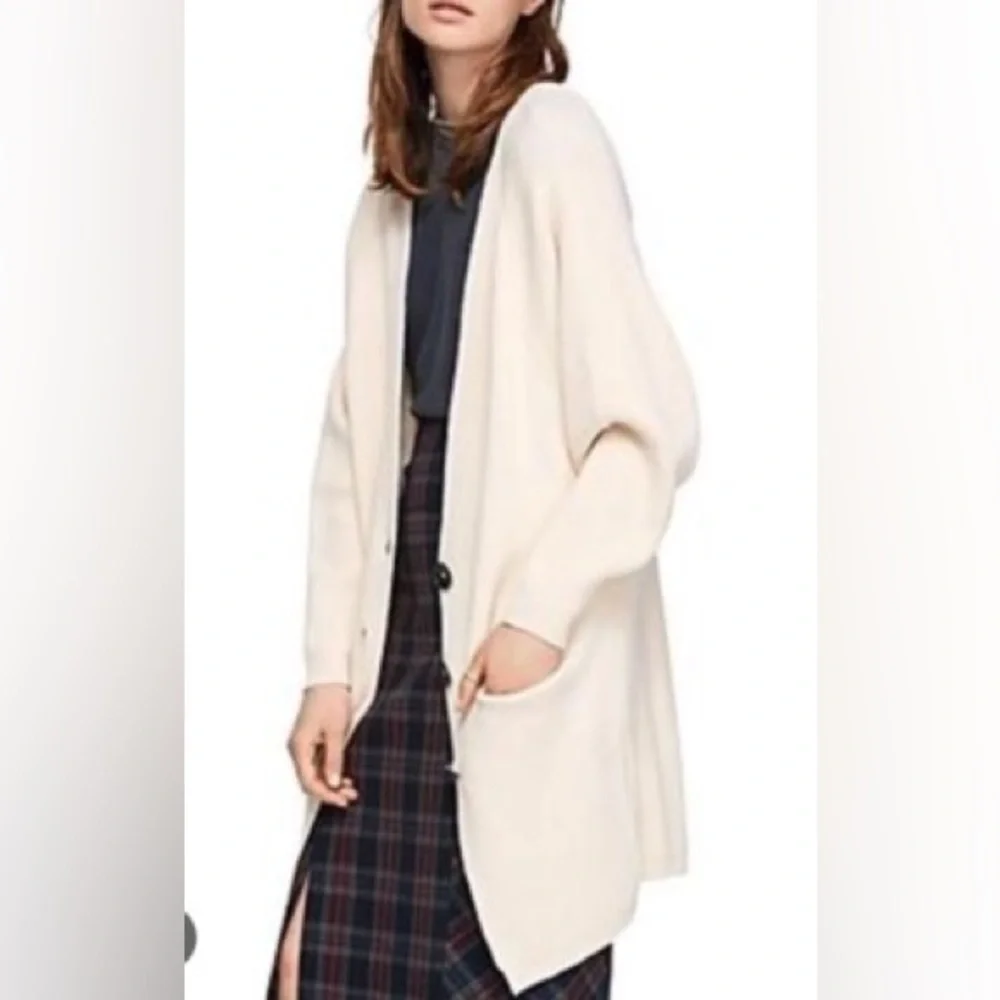 NWOT. Free People Ivory Irreplaceable Cardigan
